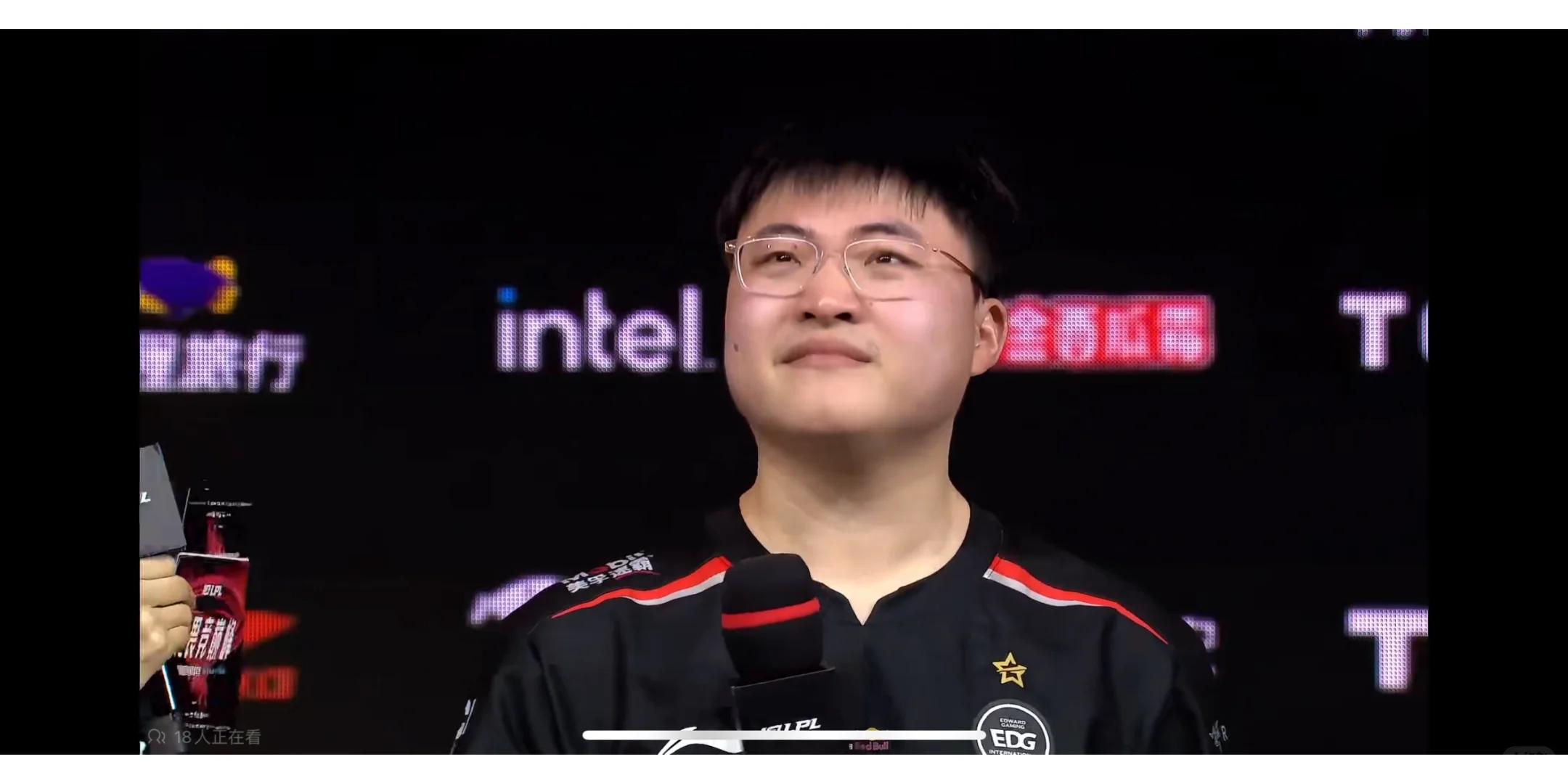 Uzi连续二十场比赛得分超过刷新纪录，拜仁不断突破！的简单介绍